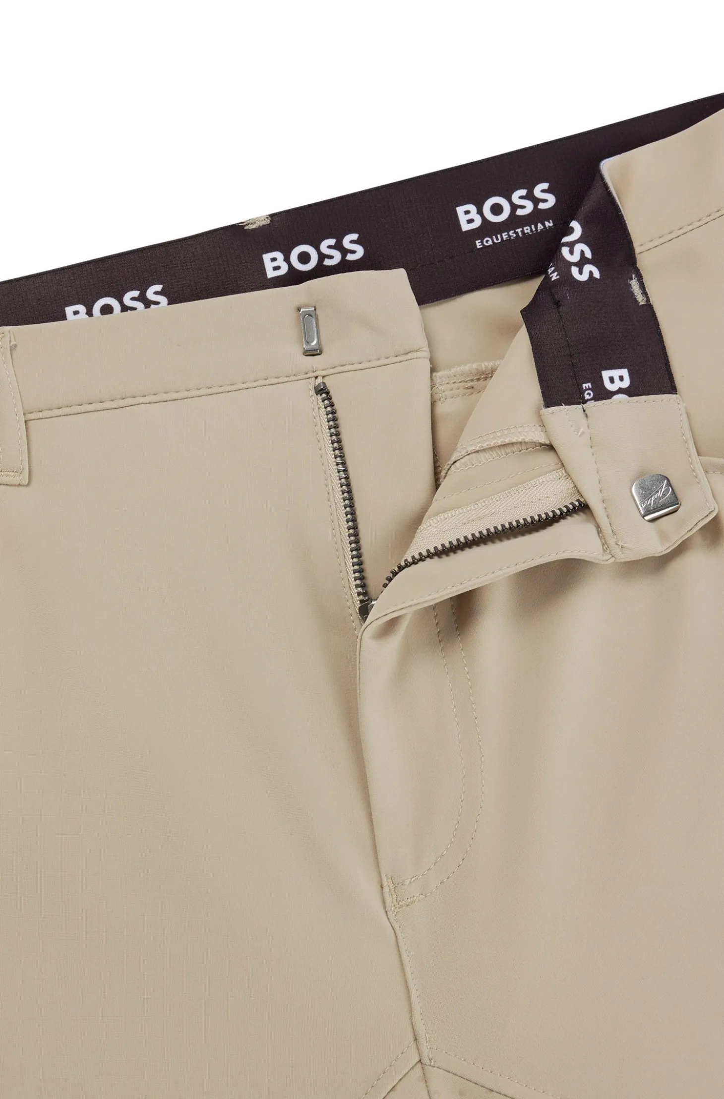 Equestrian full-grip breeches in power-sport fabric