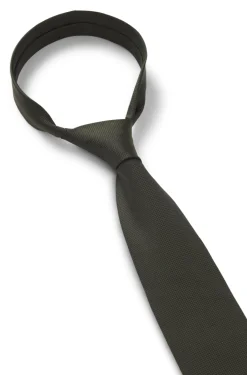 Formal tie with jacquard pattern