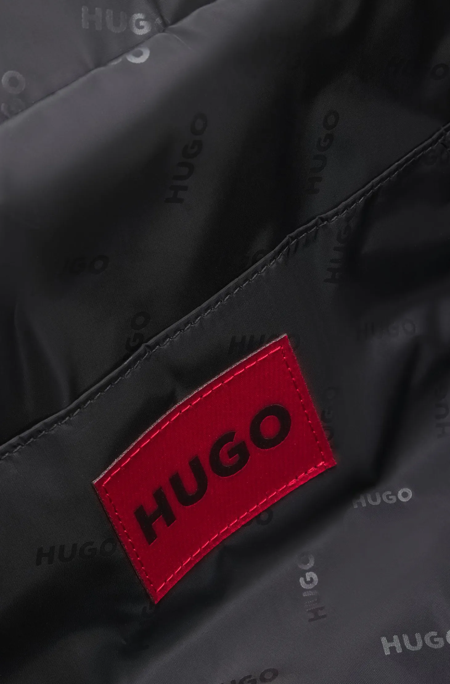 Holdall with backpack straps and logo lettering