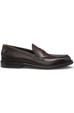 Italian-made loafers in soft leather