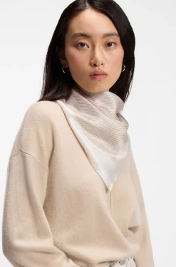 Italian-made scarf in printed silk twill