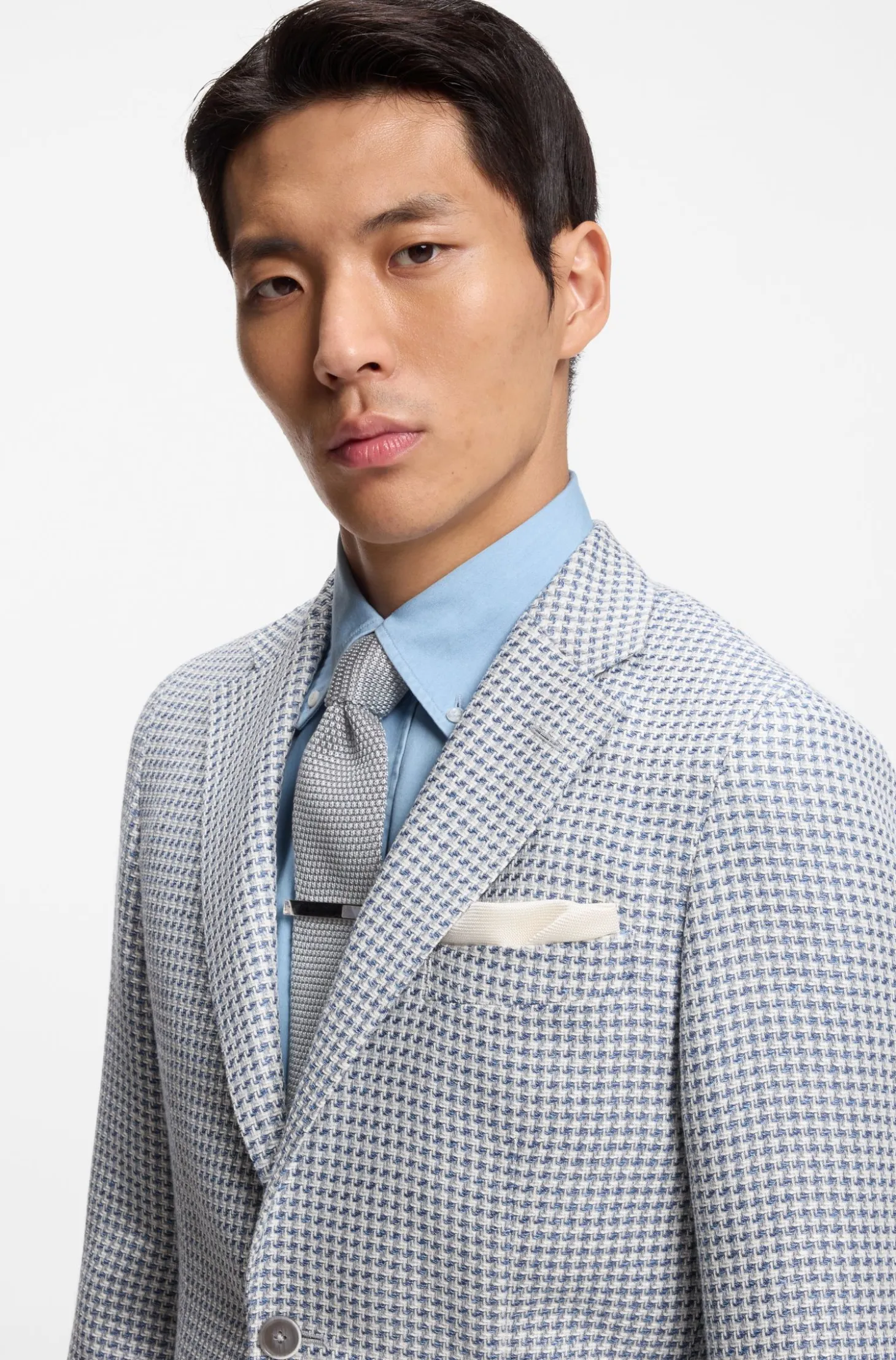 Knitted pocket square in Italian-made silk