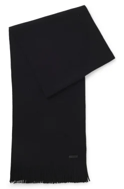 Knitted scarf in virgin wool with logo detail