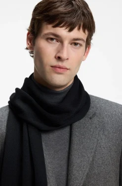 Knitted scarf in virgin wool with logo detail