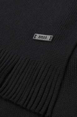 Knitted scarf in virgin wool with logo detail