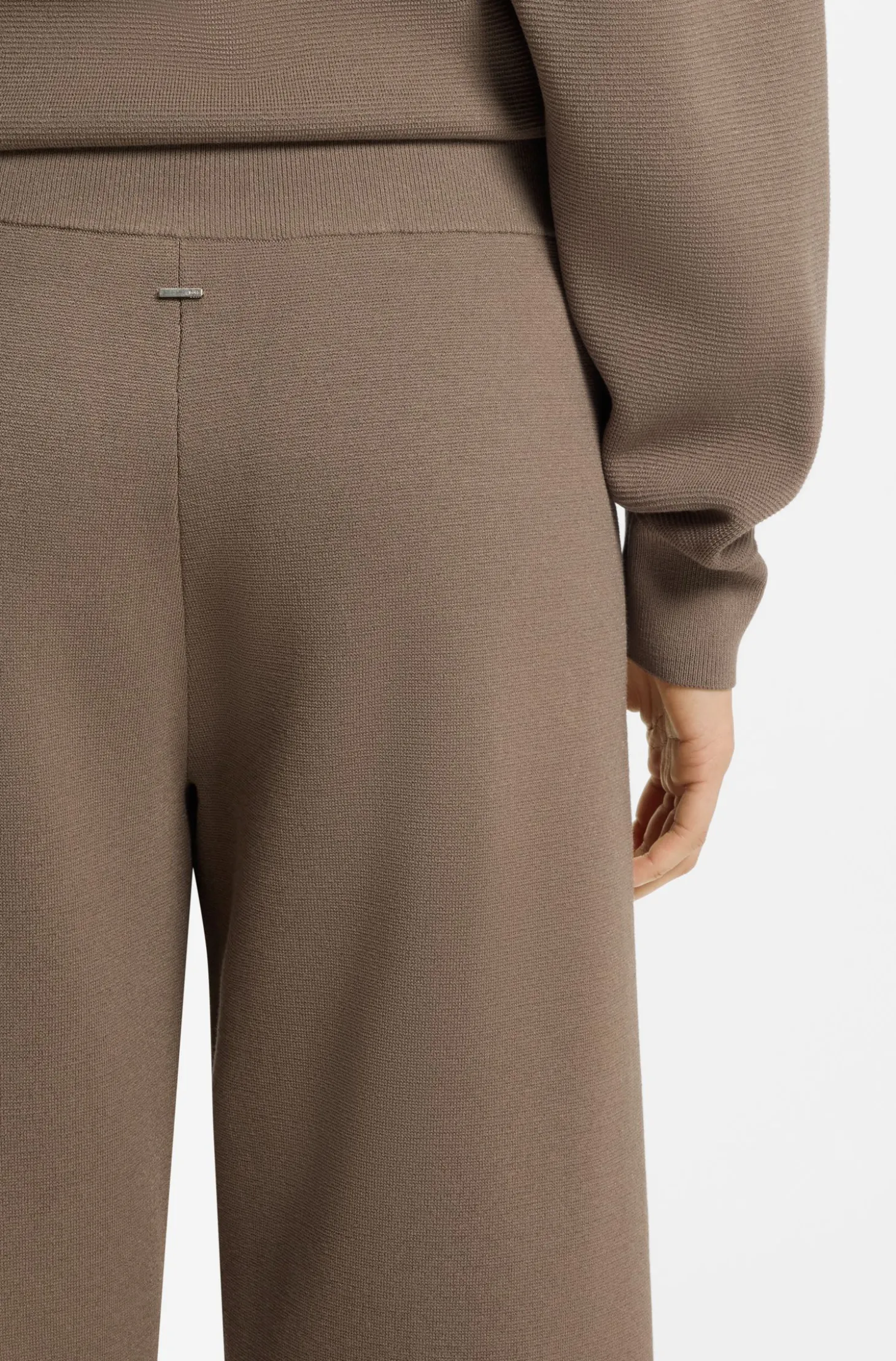 Knitted trousers in stretch fabric