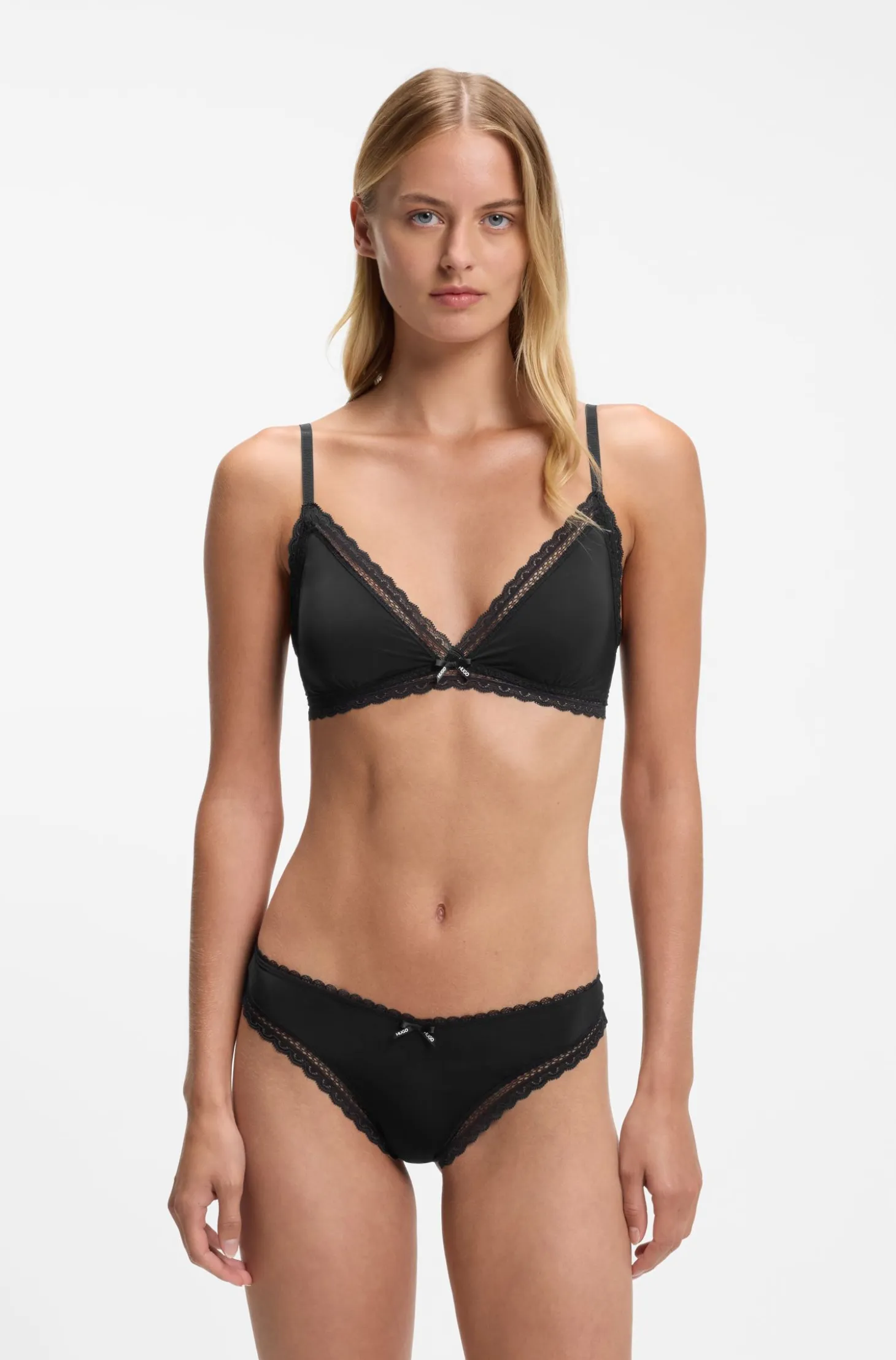 Lace-trim thong in stretch microfibre