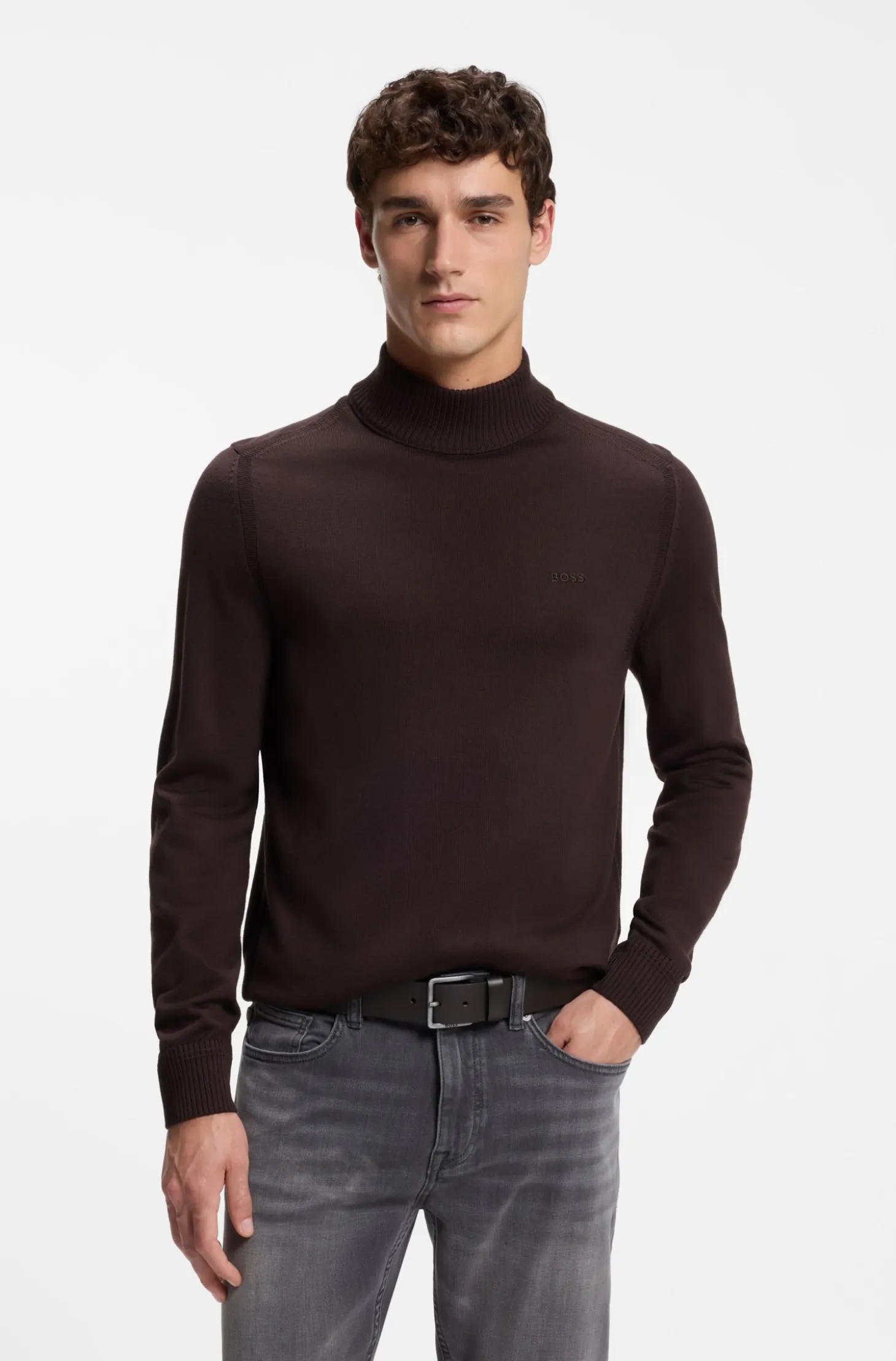 Leather belt with logo buckle