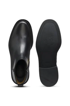 Leather boots with logo trim