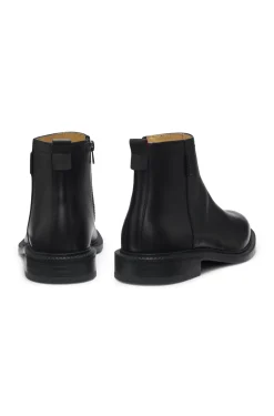 Leather boots with logo trim