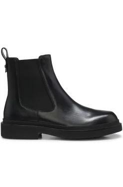 Leather Chelsea boots with gold-tone Double B monogram