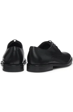 Leather Derby shoes with cap toe