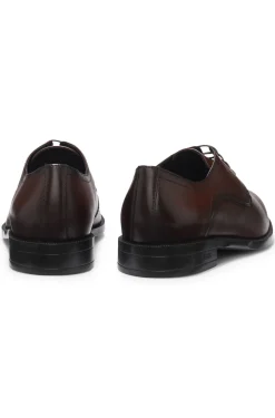 Leather Derby shoes with stitching details
