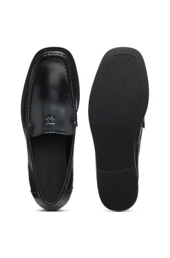 Leather moccasins with stacked logo
