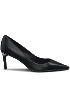 Leather pumps with pointed toe