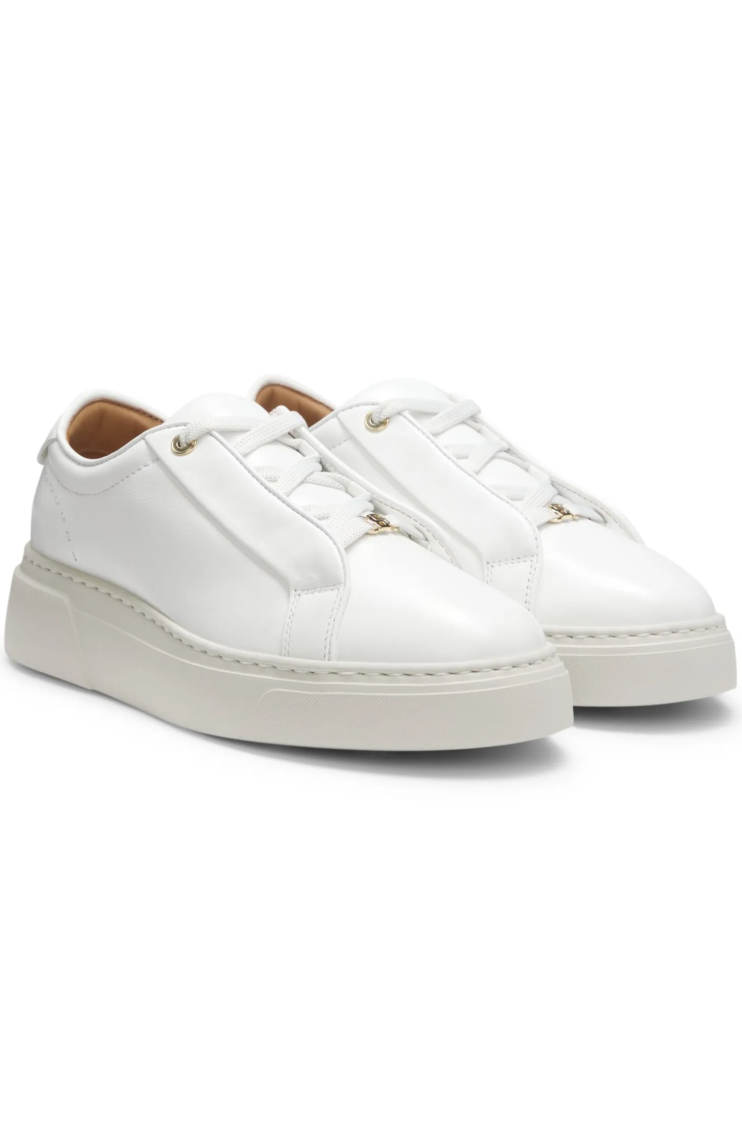 Leather trainers with inner wedge