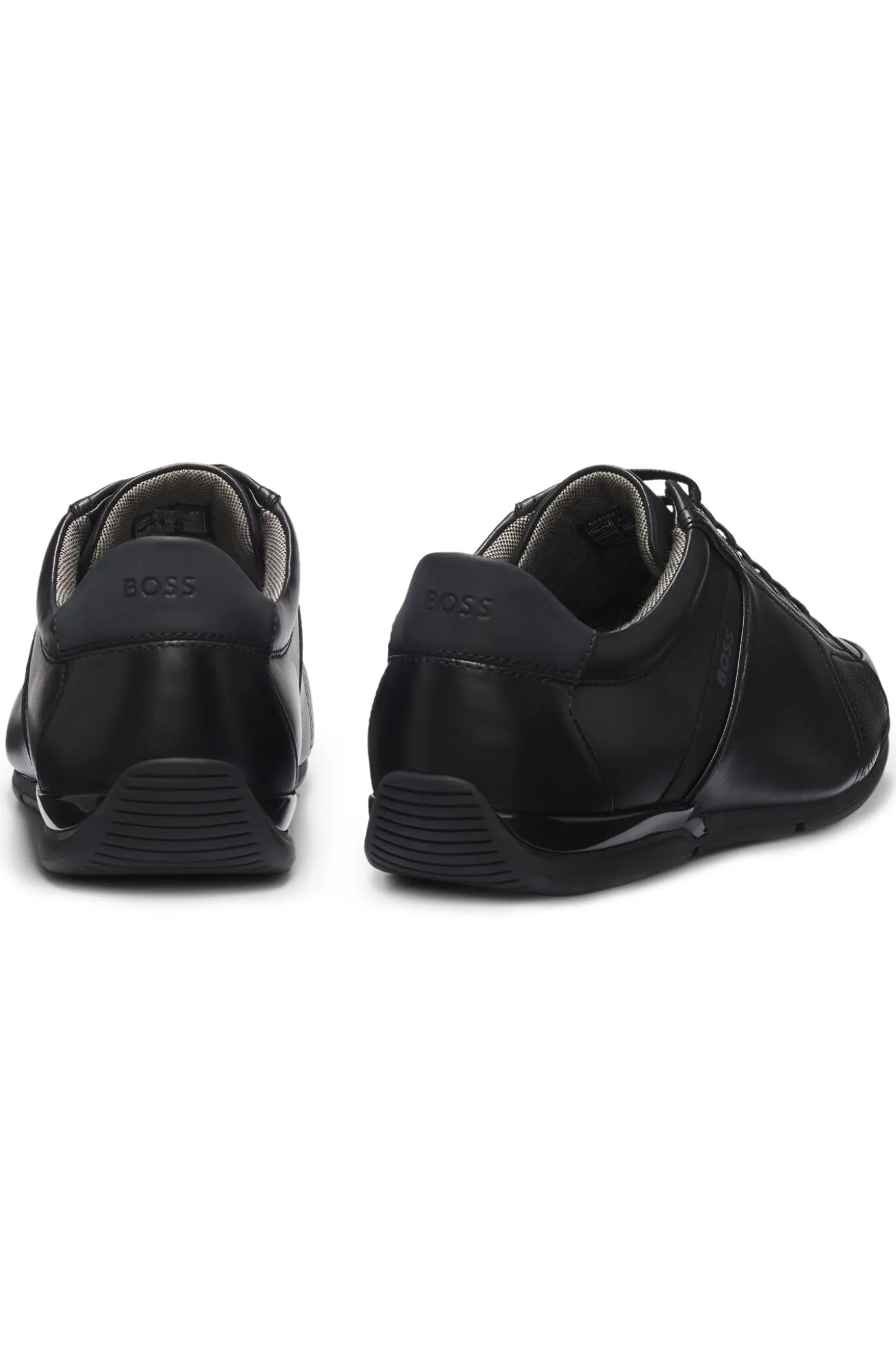 Leather trainers with odour-control lining
