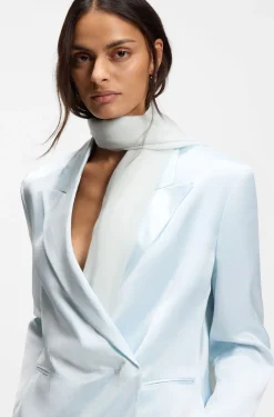 Lightweight wool scarf with fringed trims