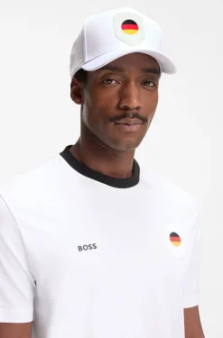 Logo cap in lustrous twill with country-flag badge