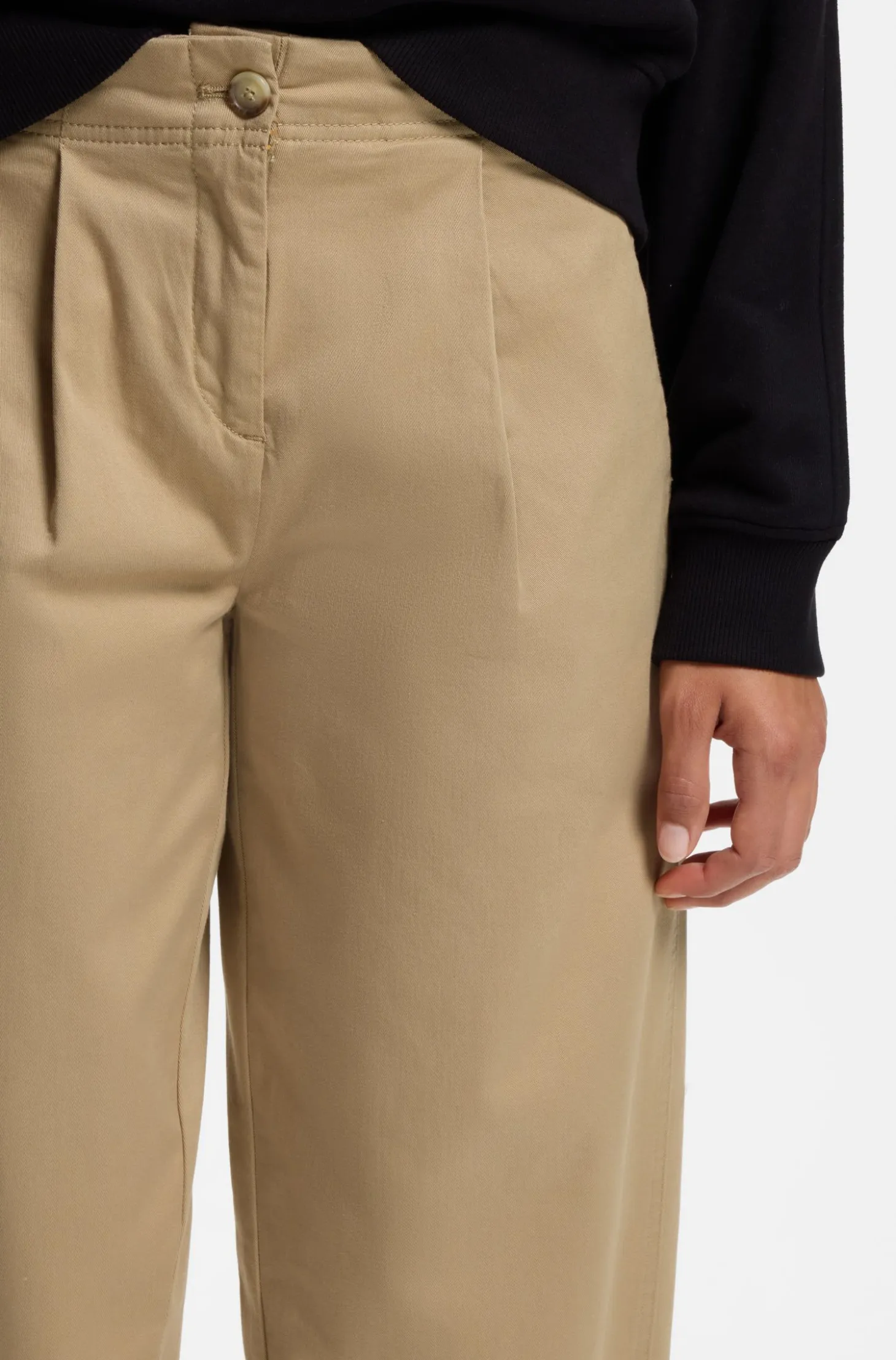 Loose-fit chinos in stretch-cotton twill