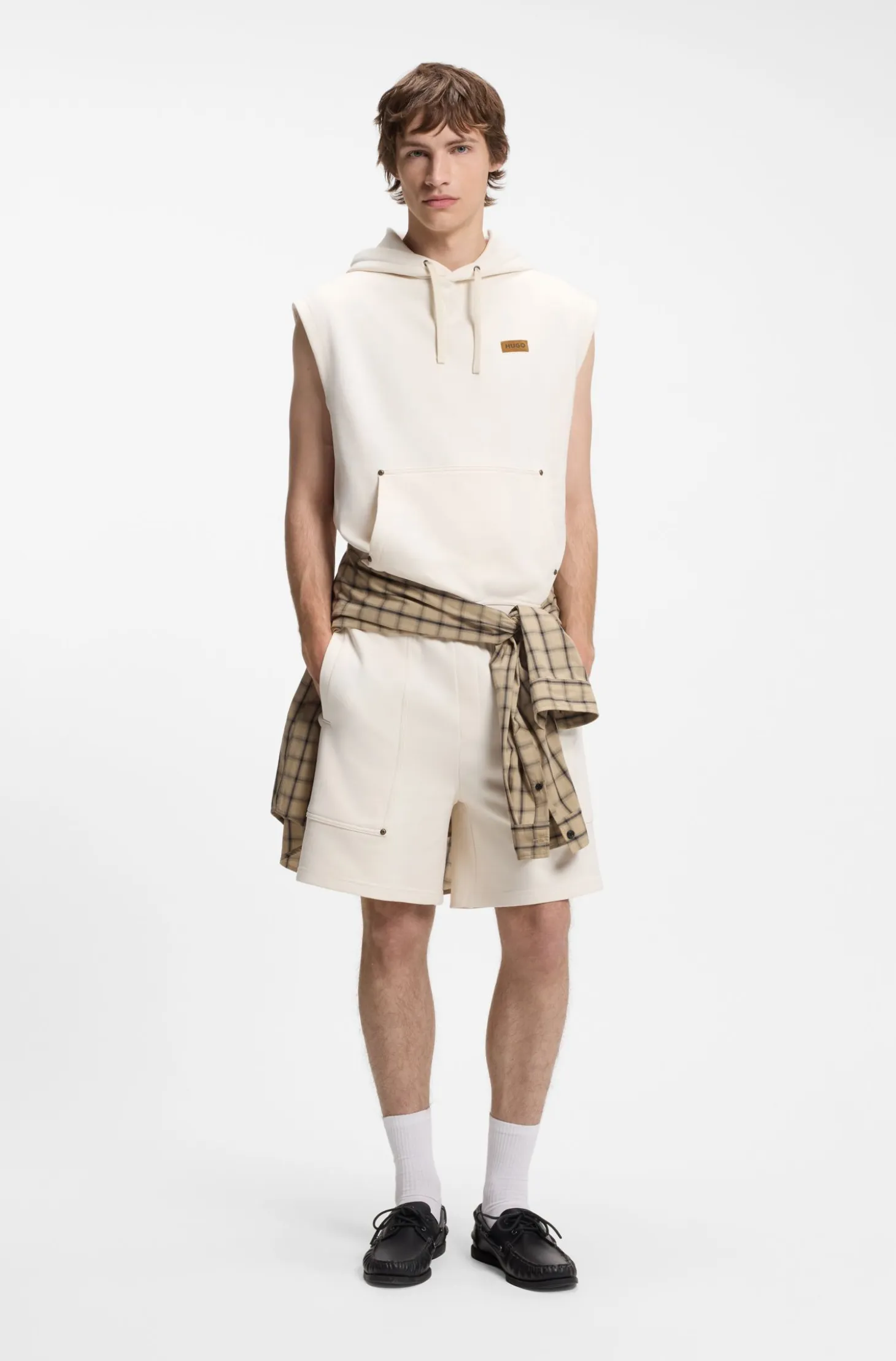 Loose-fit shorts in cotton with utility pockets