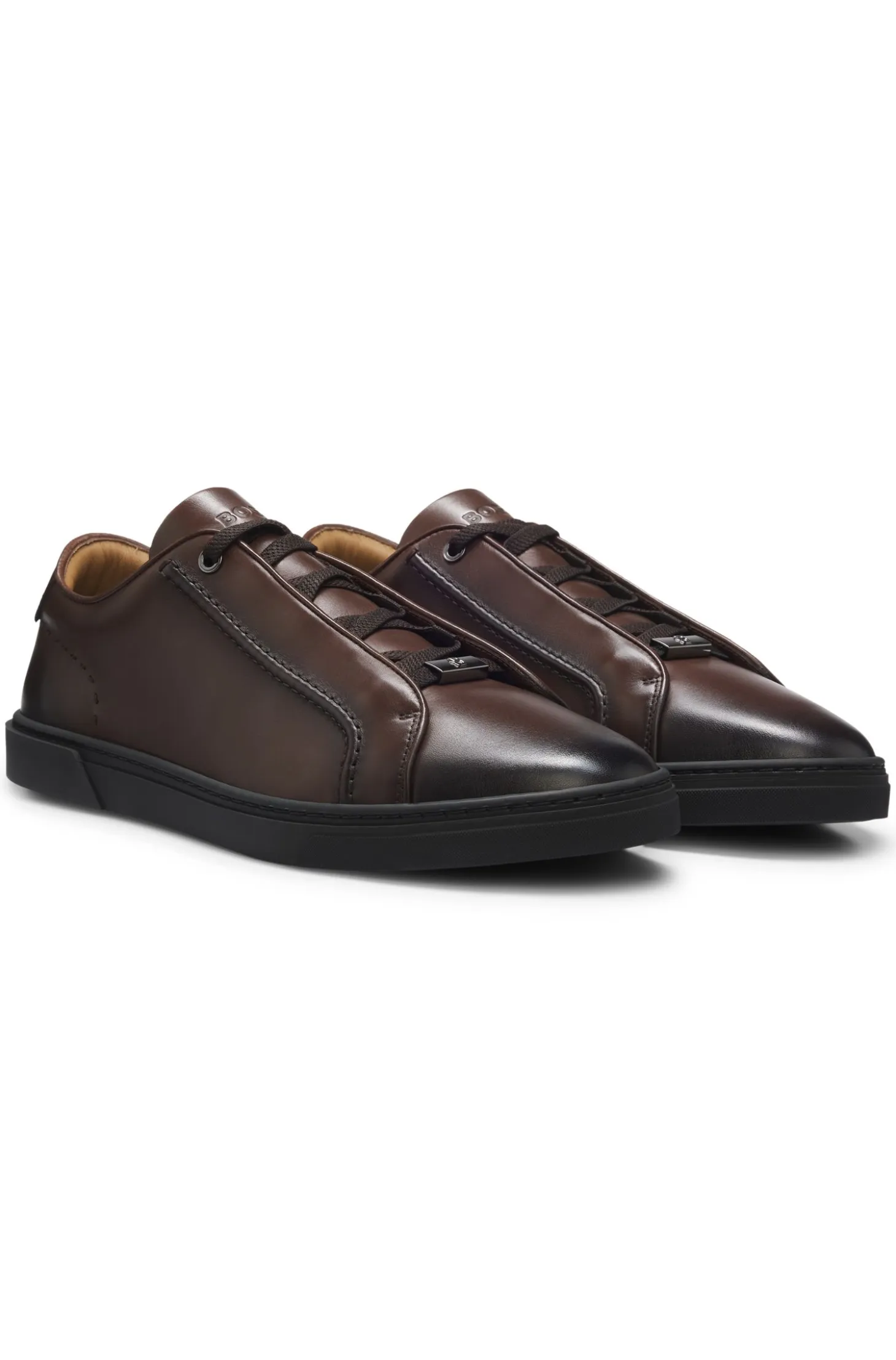 Low-cut trainers in premium brushed leather