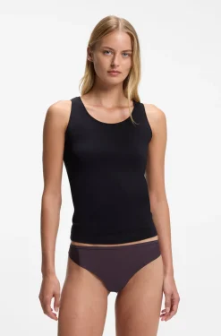 Low-rise briefs with clean finishes