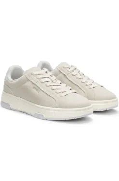 Low-top trainers in faux suede