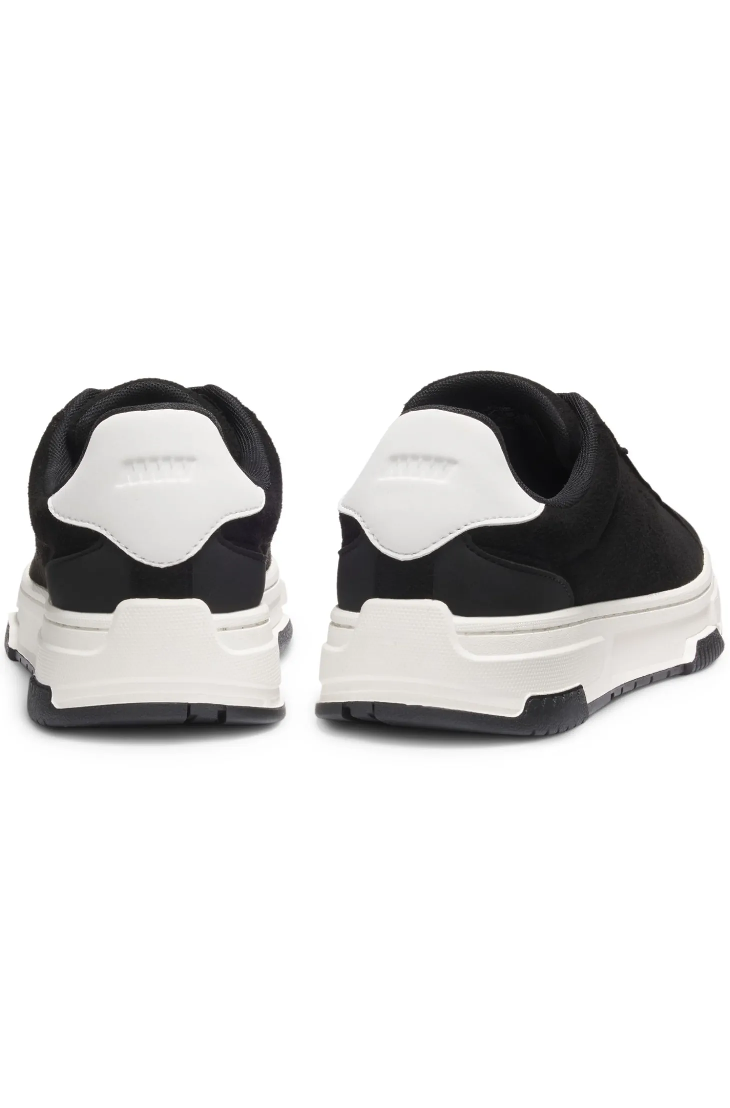 Low-top trainers in faux suede