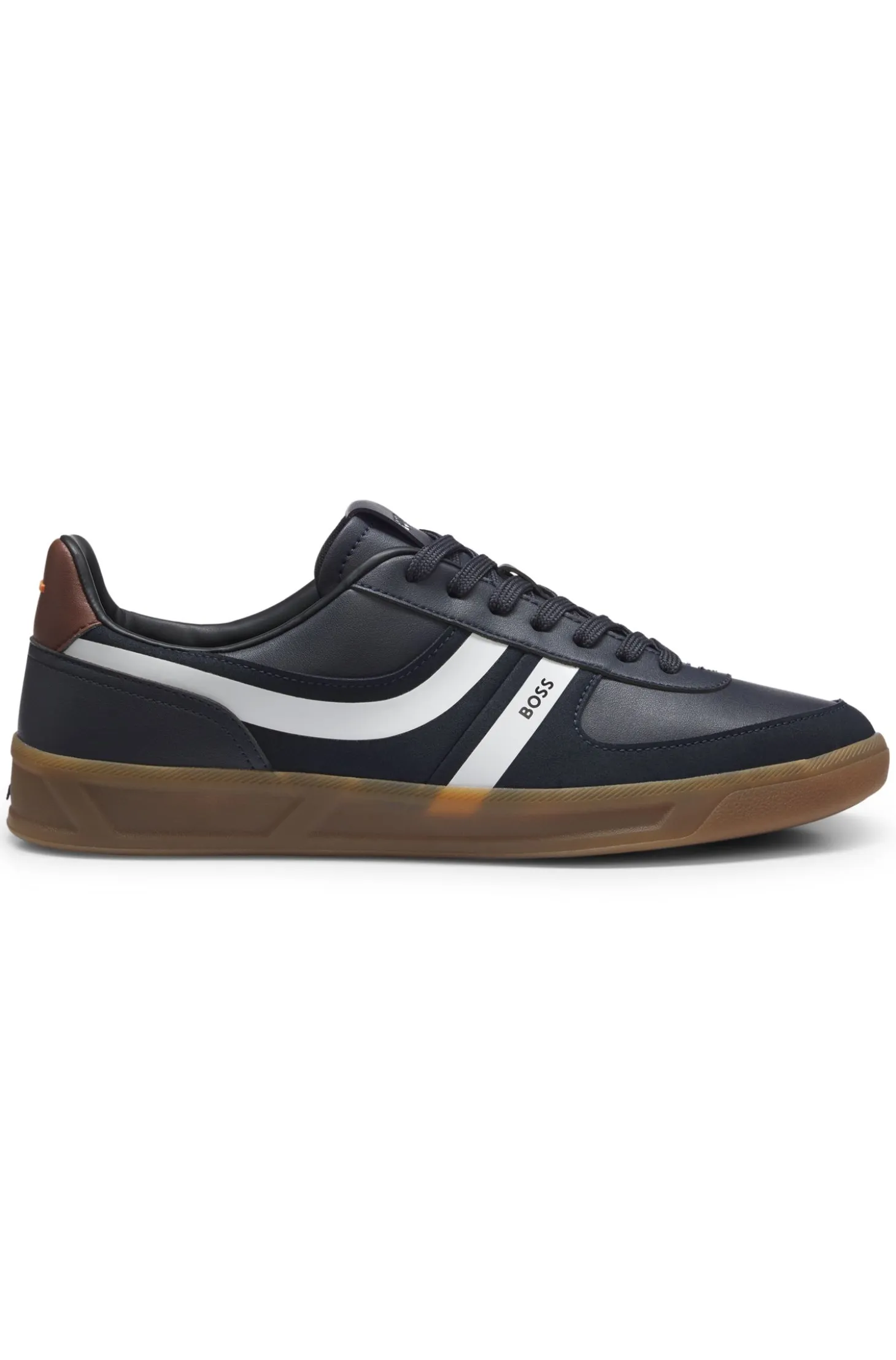 Low-top trainers with a contrast gum sole