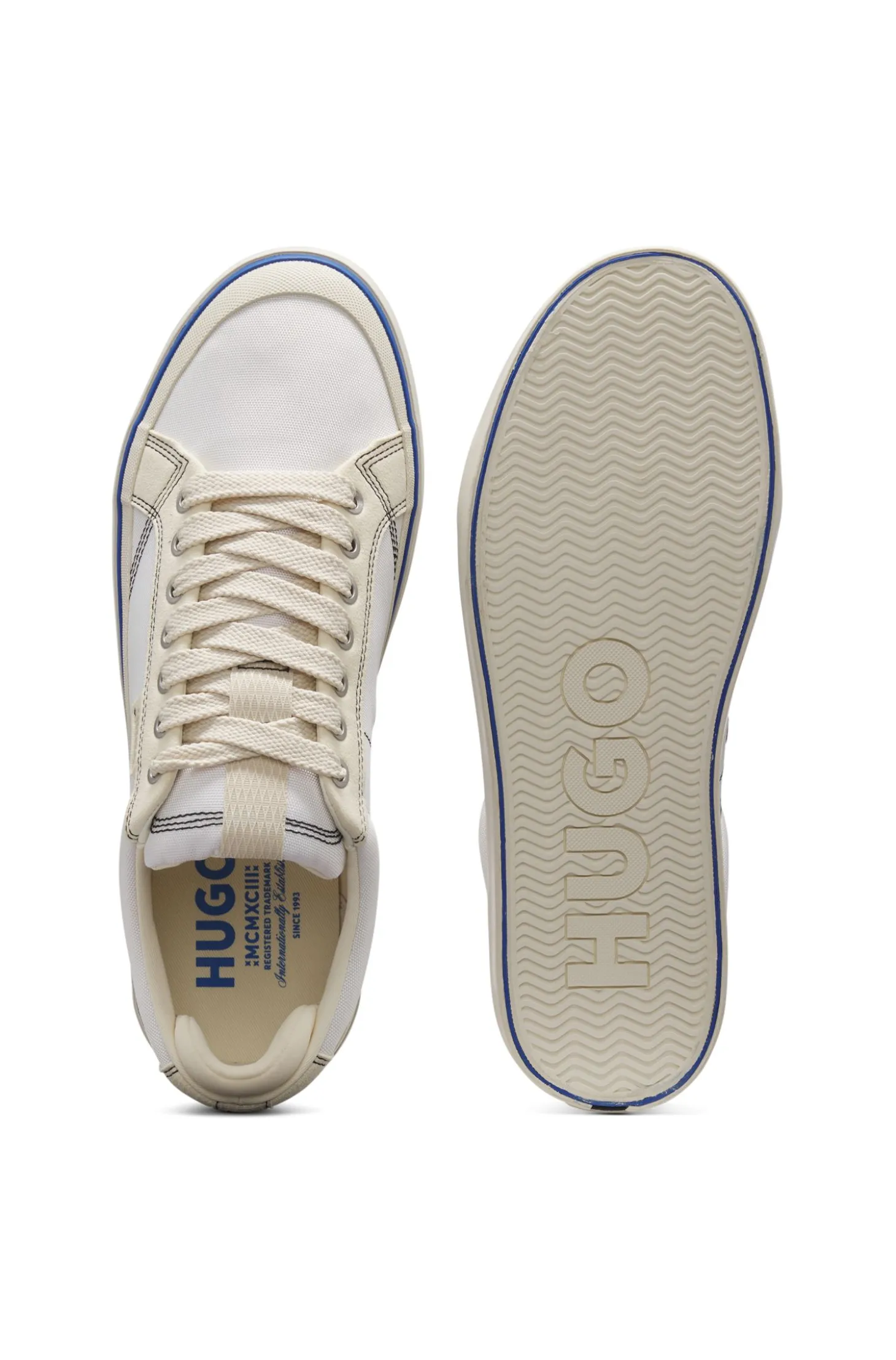 Low-top trainers with blue-line outsole