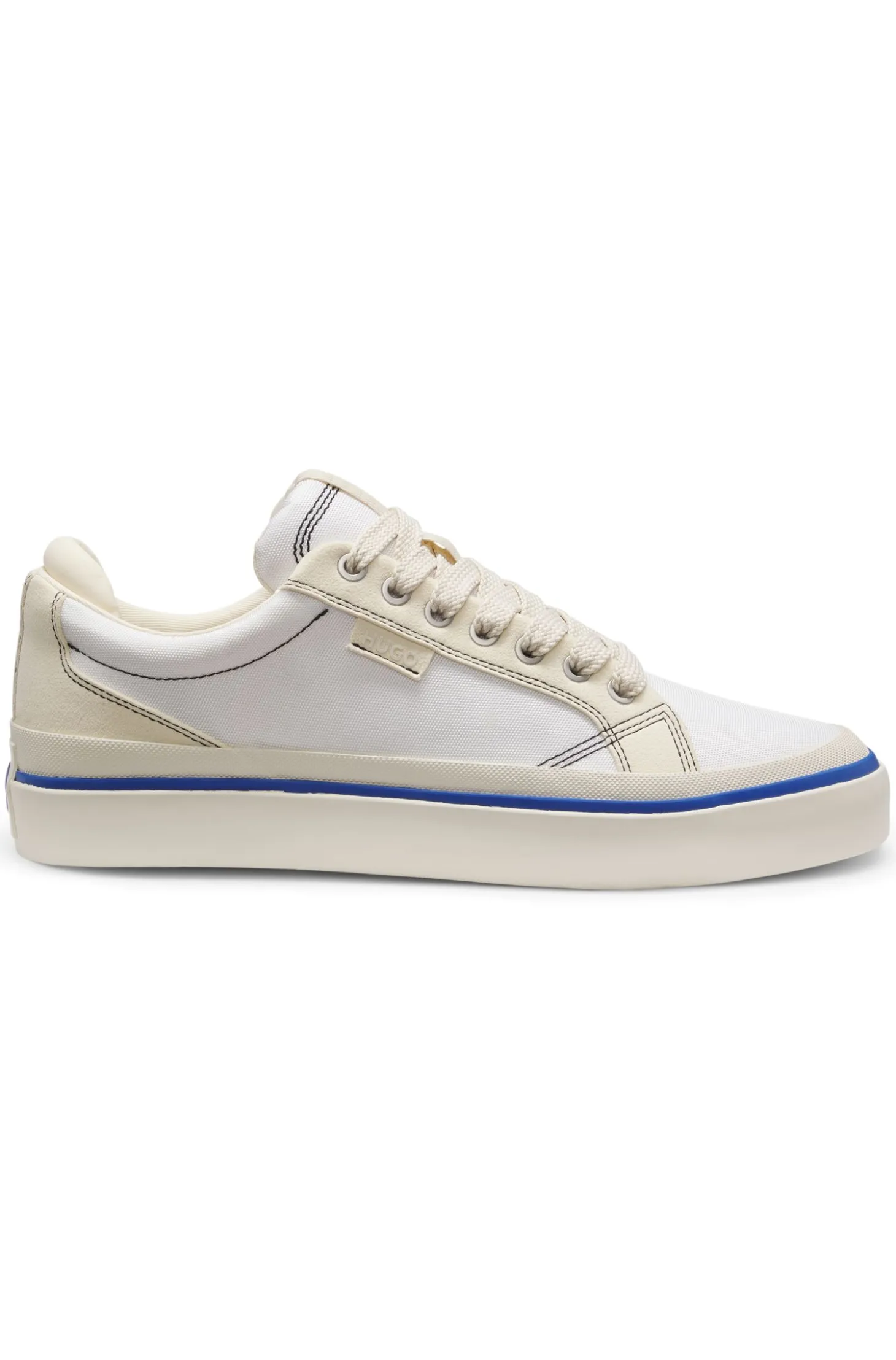 Low-top trainers with blue-line outsole