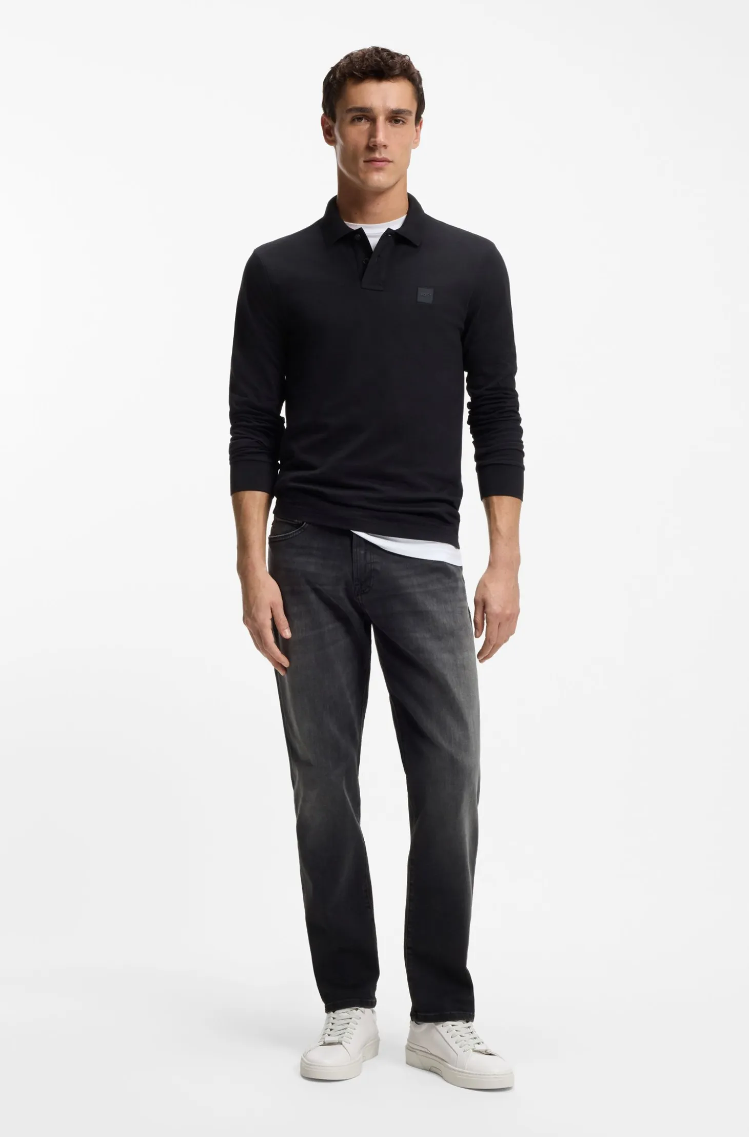 Maine regular-fit jeans in black super-stretch denim
