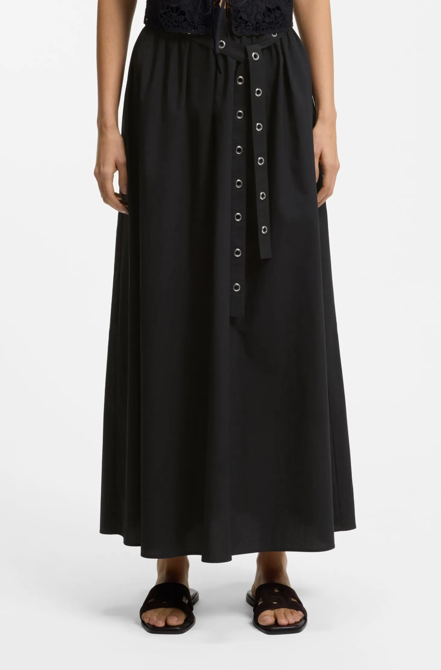 Maxi skirt in cotton poplin with eyelet belt