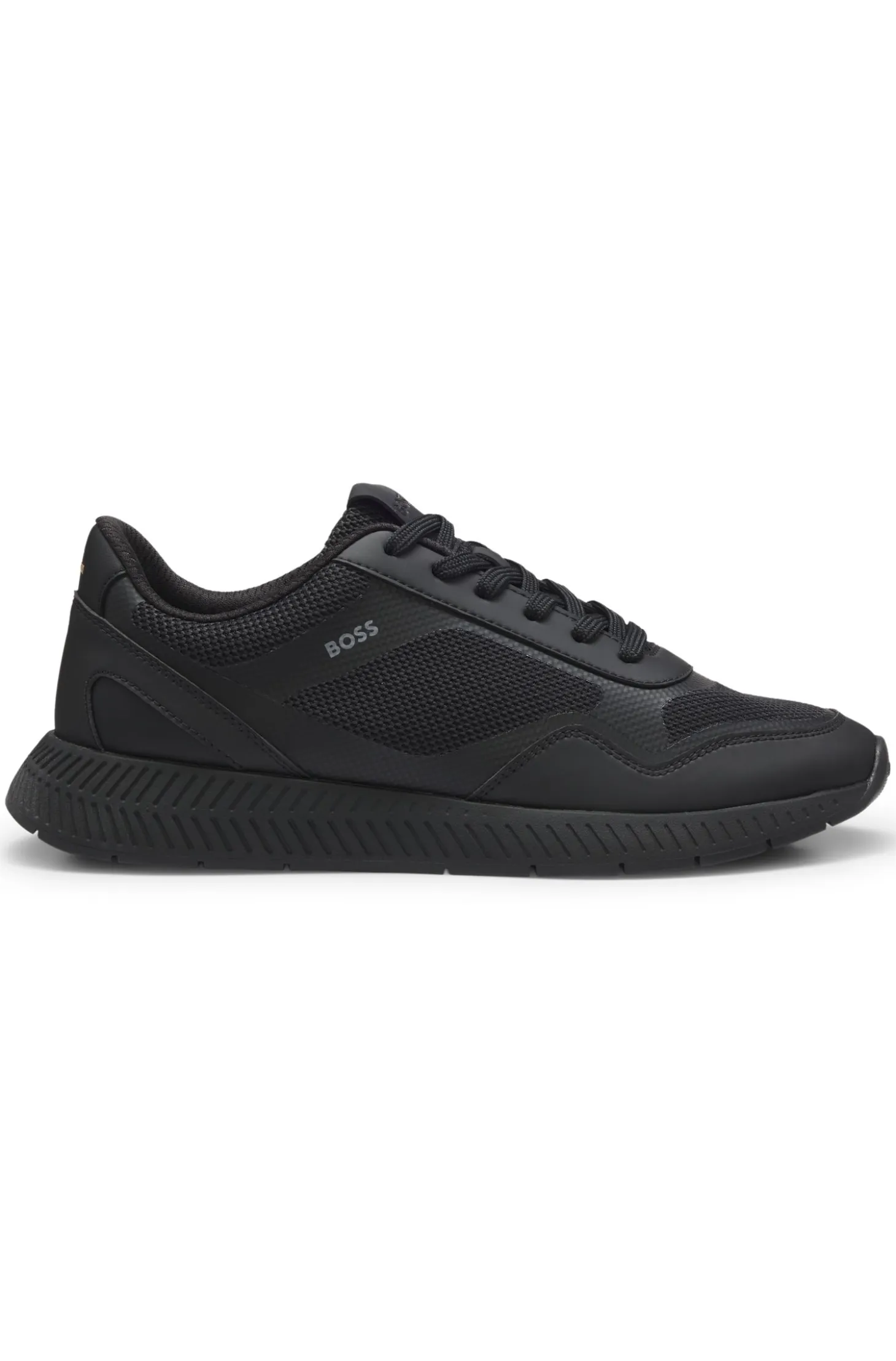 Mesh trainers with ribbed sole