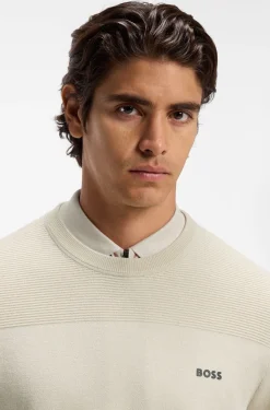 Mixed-structure sweater with moisture management
