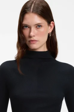Mock-neck sweater in ribbed merino wool