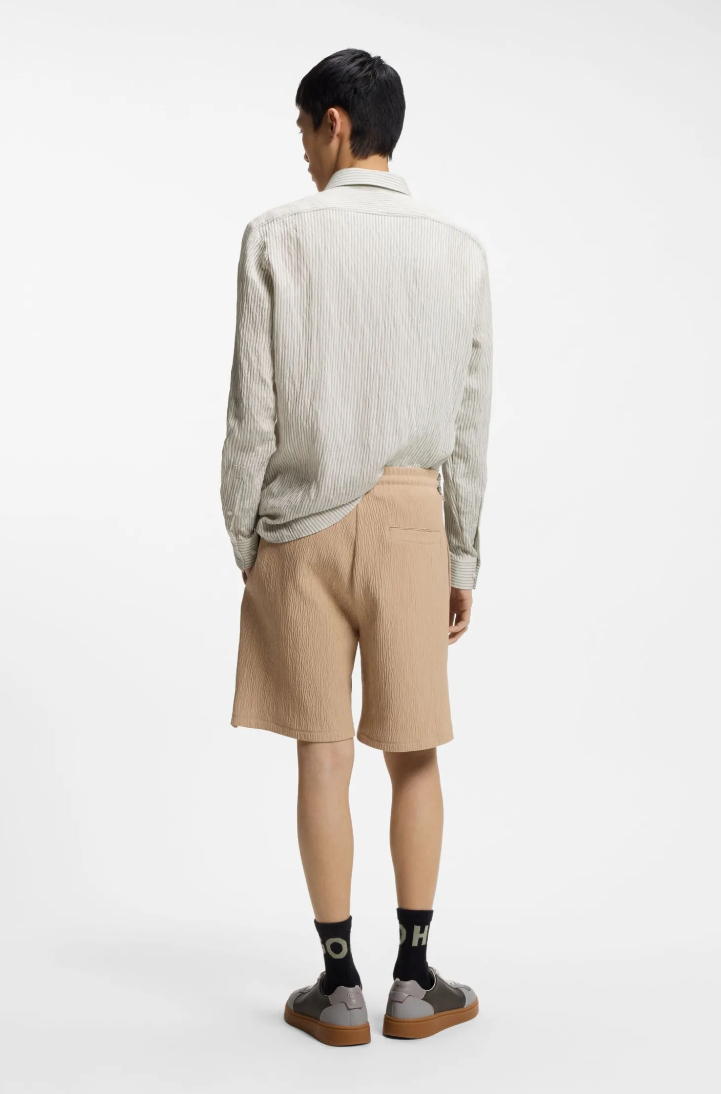 Modern-fit shirt in striped seersucker