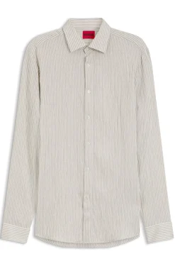 Modern-fit shirt in striped seersucker