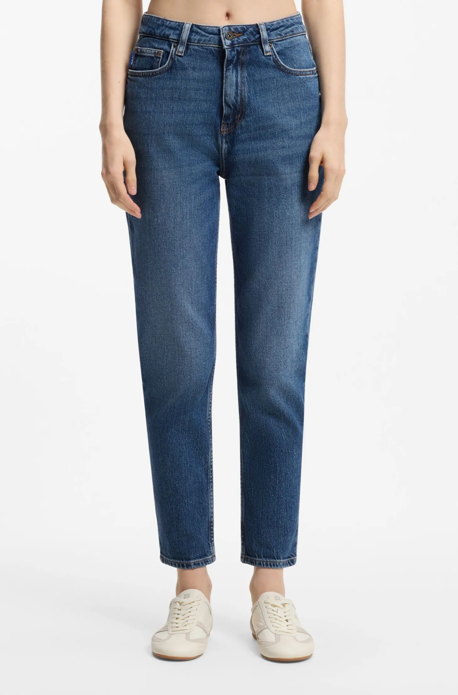 Mom jeans in medium-blue stretch denim