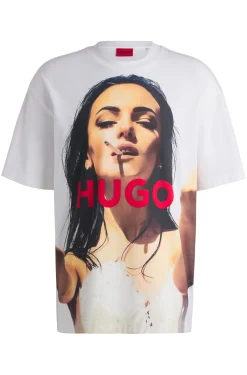 Oversized-fit T-shirt in cotton with statement artwork