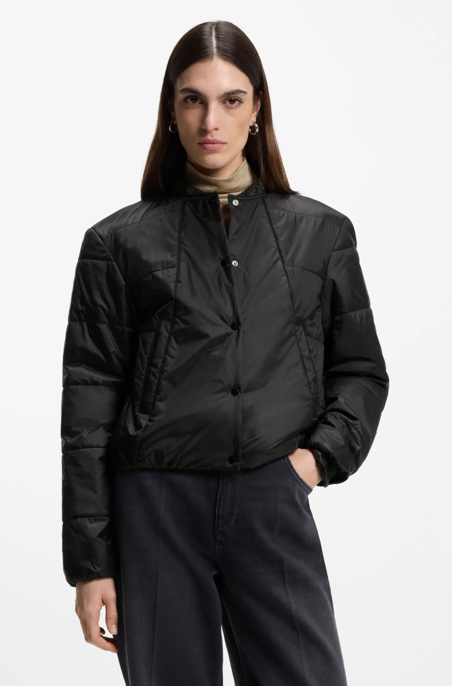 Packable jacket in lustrous water-repellent fabric