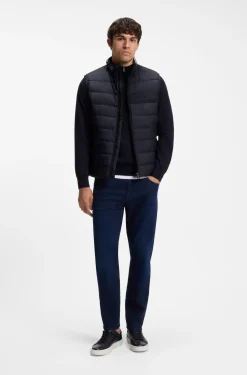 Padded gilet with a protective stand collar