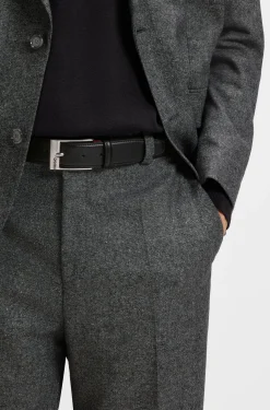 Patent-leather belt with red lining