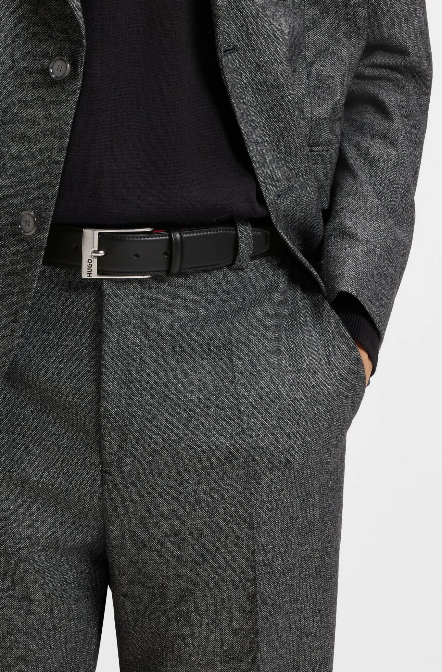 Patent-leather belt with red lining