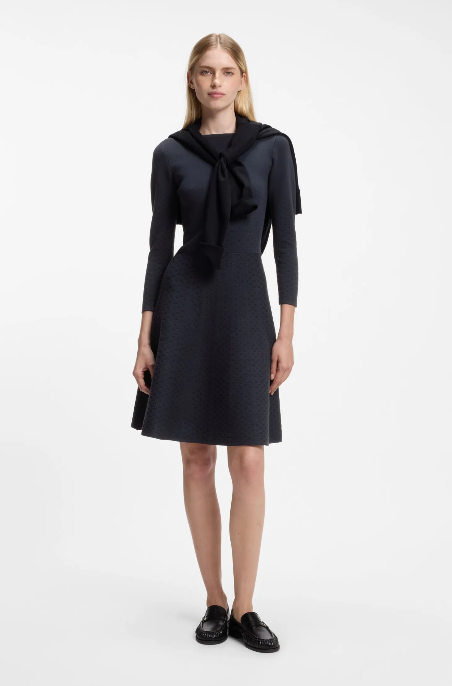 Patterned boat-neck dress in a stretch knit