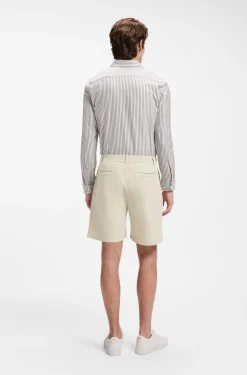 Pleated shorts with comfort waistband