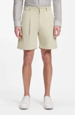 Pleated shorts with comfort waistband