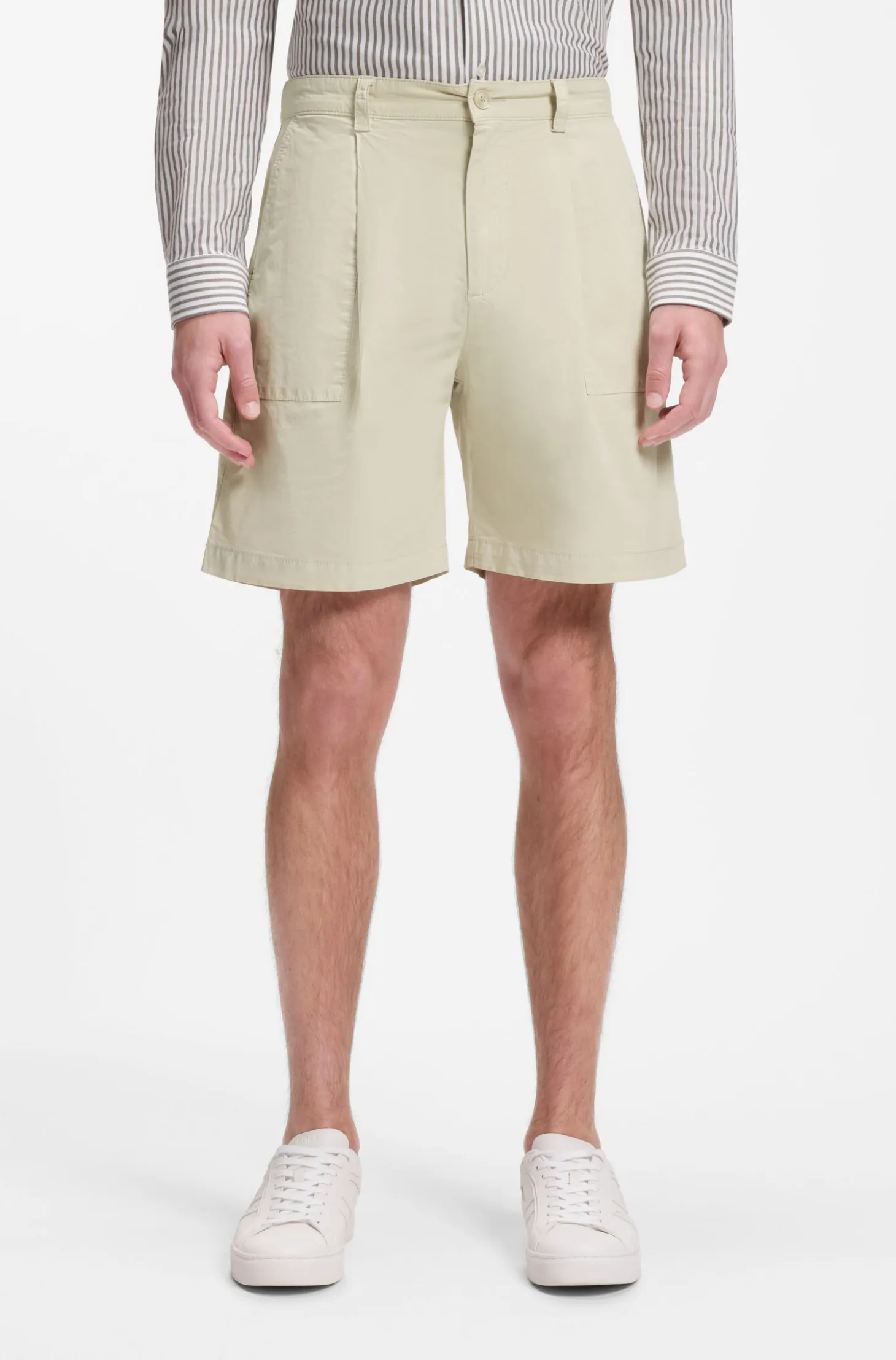 Pleated shorts with comfort waistband