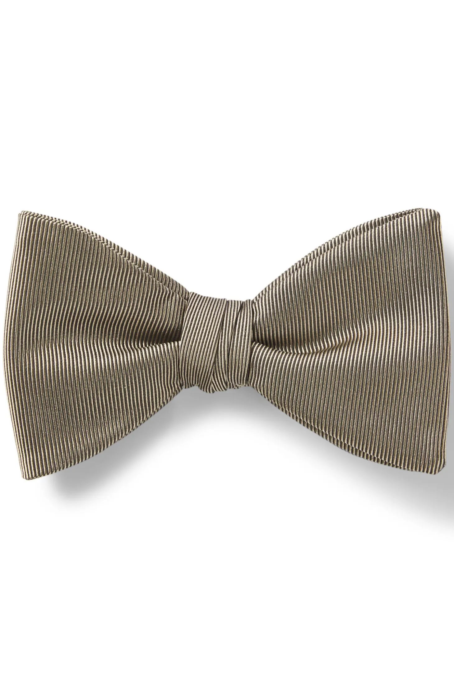Pre-tied bow tie in a silk blend